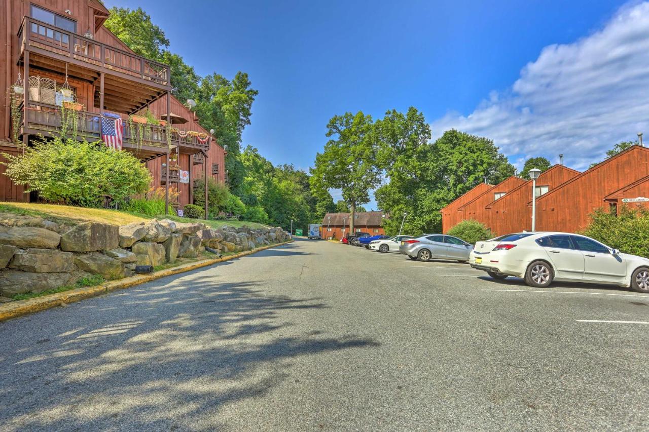 Vernon Township Condo With Balcony Near Ski Lifts! Buitenkant foto
