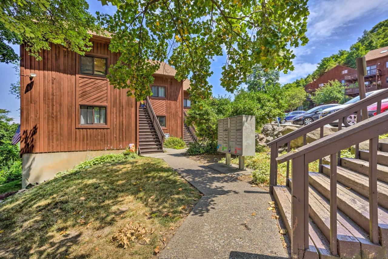 Vernon Township Condo With Balcony Near Ski Lifts! Buitenkant foto